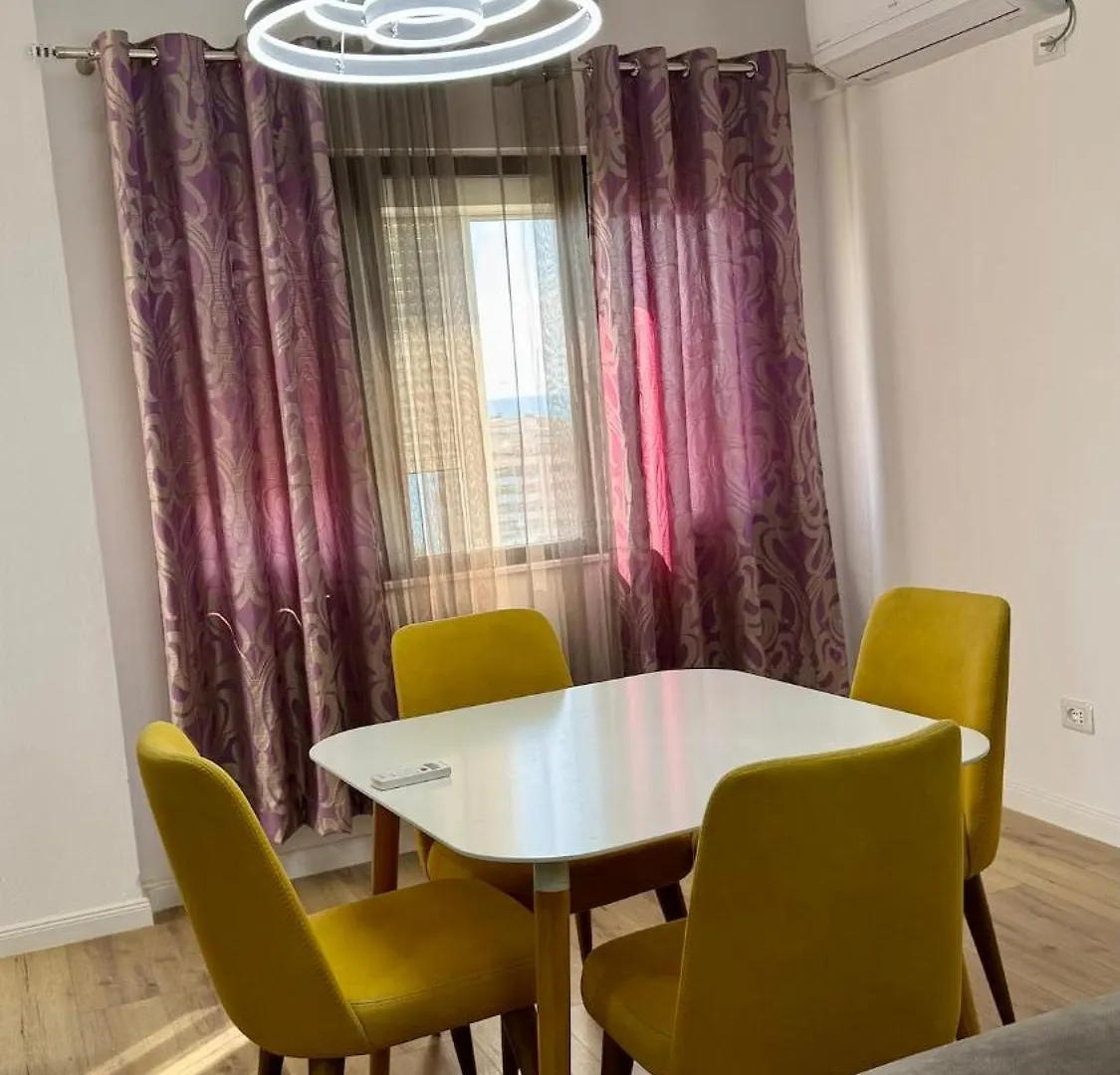 R&M Modern Residential Apartment ドゥラス