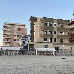 4* Отель Tirona